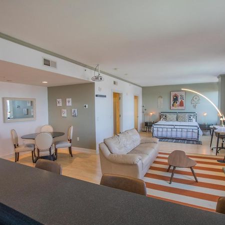 Designer Downtown Condo Suite - Splendid View Des Moines Exterior foto