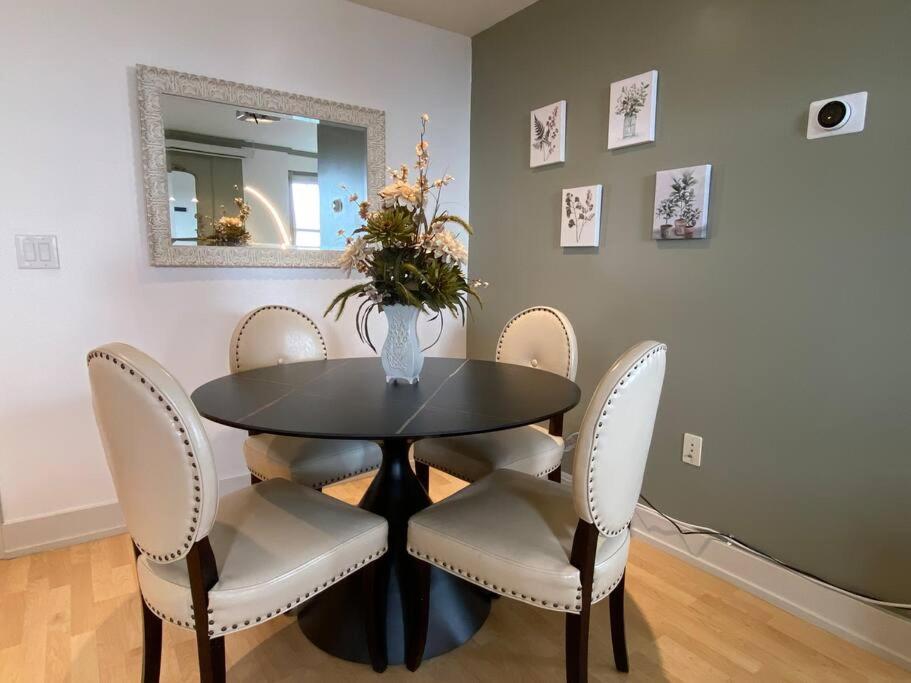 Designer Downtown Condo Suite - Splendid View Des Moines Exterior foto
