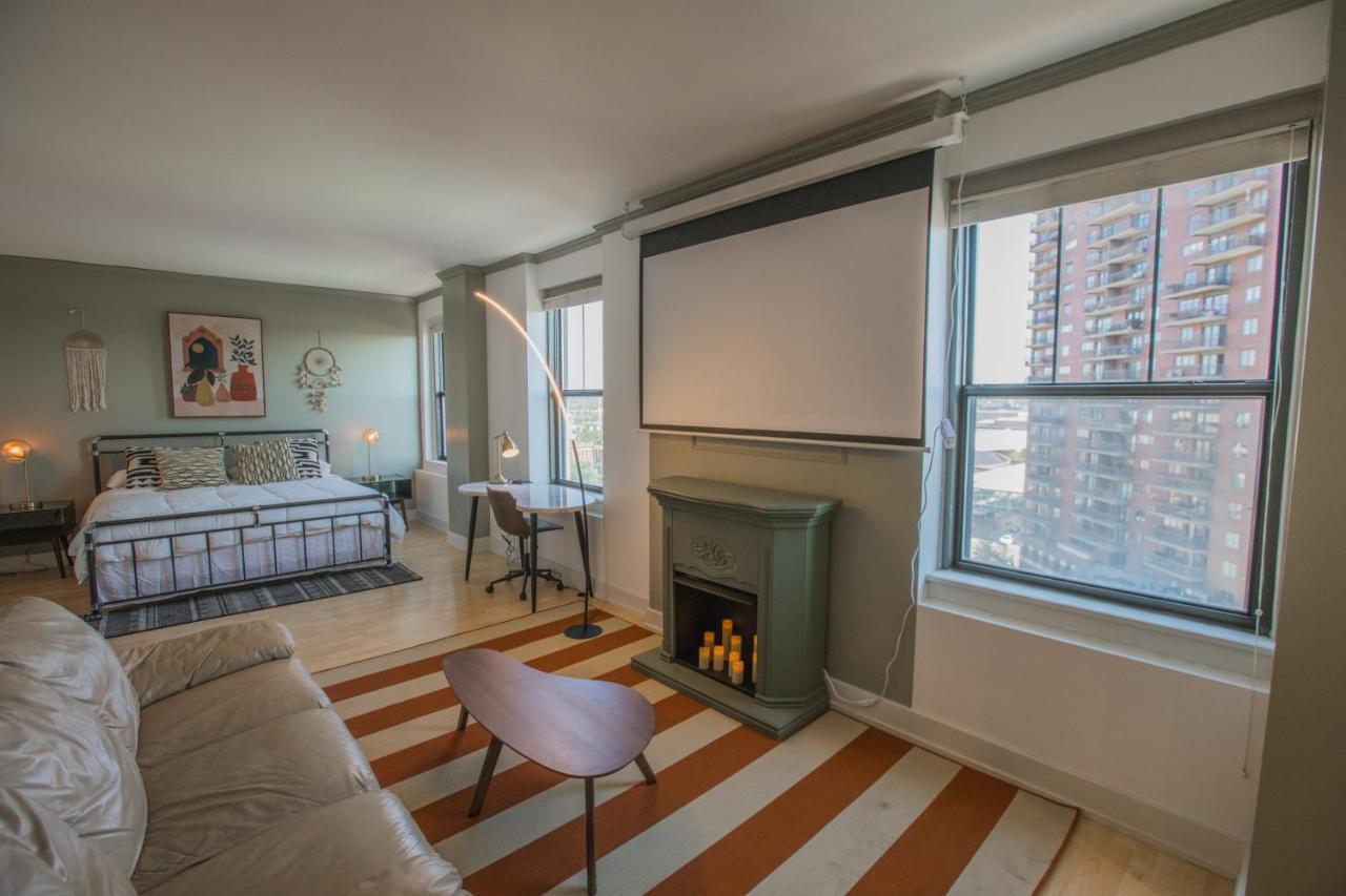 Designer Downtown Condo Suite - Splendid View Des Moines Exterior foto
